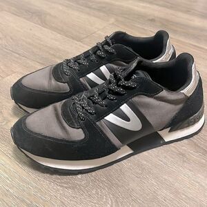 Womens TRETORN LOYOLA 2 Sneakers Size 8.5